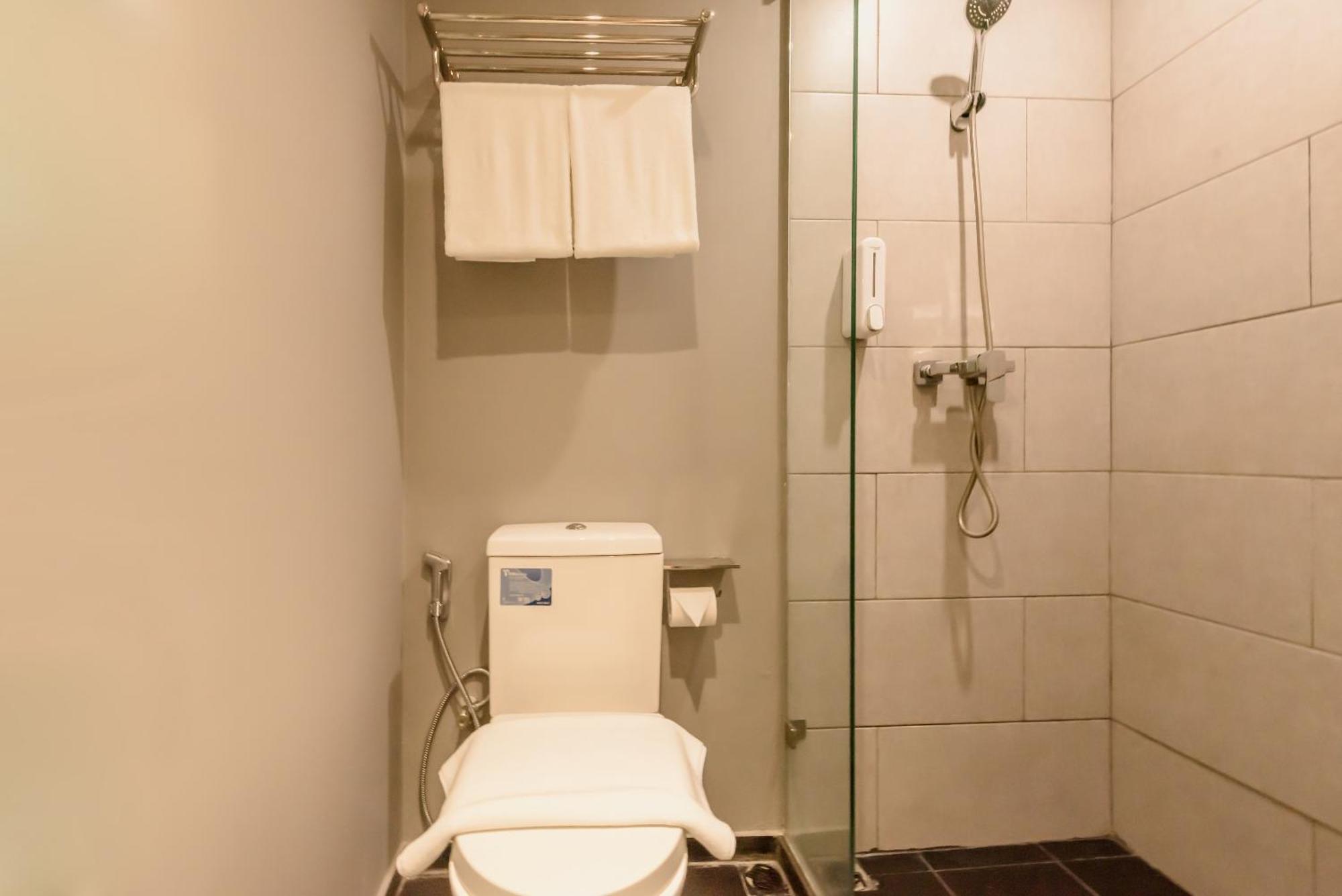 Yellow Bee Tanah Abang Jakarta Rom bilde